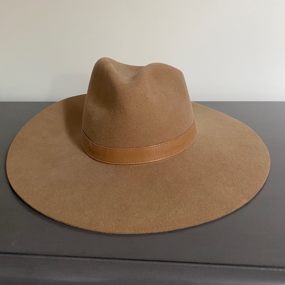 Women’s Wool Hat - Picture 1 of 3